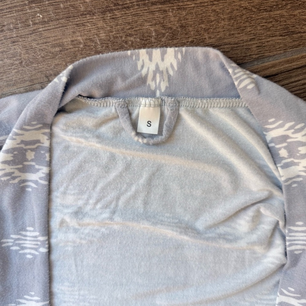 Women's Gray Patterned Robe - Picture 2 of 5